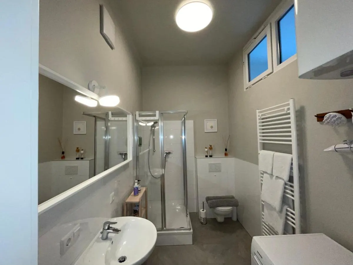 Ferienwohnung White Flat-königlich&brandneu inkl. Parkplatz Graz Österreich